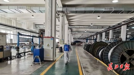 航天瑞奇電纜:員工用專(zhuān)車(chē)“點(diǎn)對(duì)點(diǎn)”接回,廠(chǎng)區(qū)封閉管理一人一間宿舍